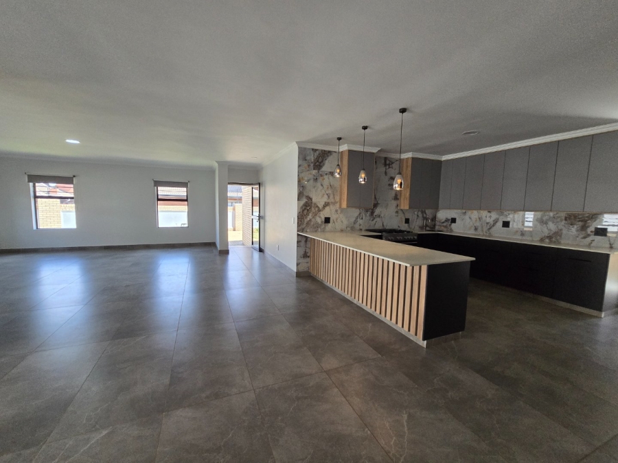 3 Bedroom Property for Sale in Van Der Hoff Park North West